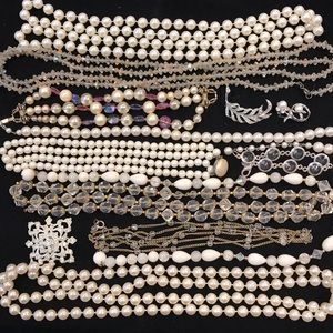 Bulk lot of vintage costume jewelry- wholesale!